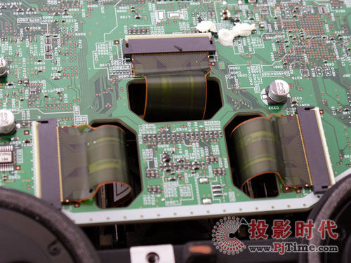 松下PT-AE3000C投影机光机和LCD芯片