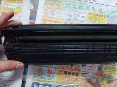点击查看大图 佳能2900打印机加粉图解图片6
